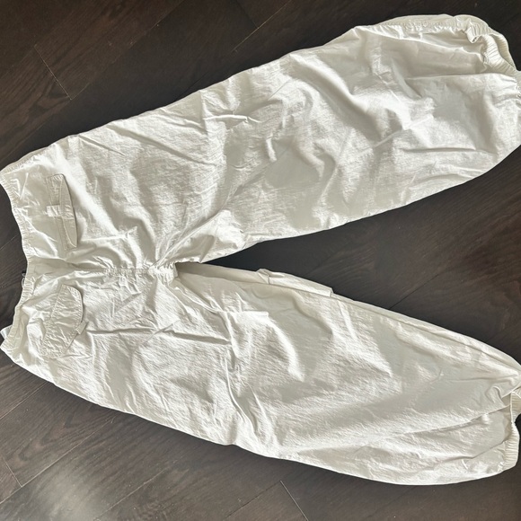 H&M parachute pants - Picture 3 of 4